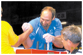 Jules Giroux, l’homme au bras de fer  -   : Sports  