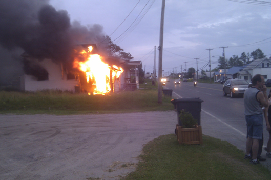 Incendie rue Laval Nord, Nantes - Rémi Tremblay : Actualités  