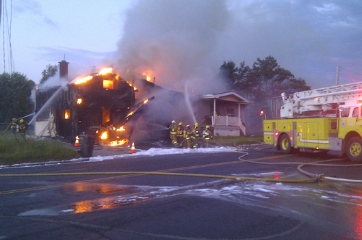 Incendie rue Laval Nord, Nantes - Rémi Tremblay : Actualités  