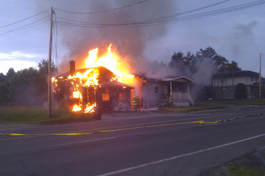 Incendie rue Laval Nord, Nantes - Rémi Tremblay : Actualités  
