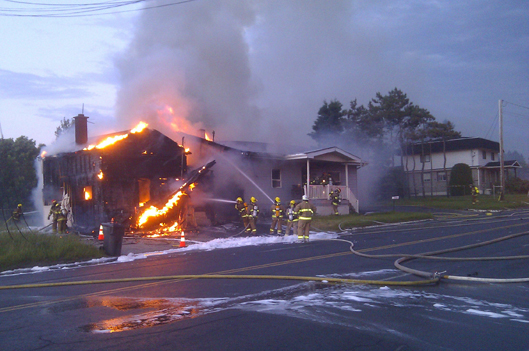 Incendie rue Laval Nord, Nantes - Rémi Tremblay : Actualités  