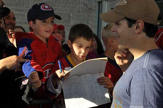 Les Canadiens donnent et reçoivent du support  - Rémi Tremblay : Sports Hockey 