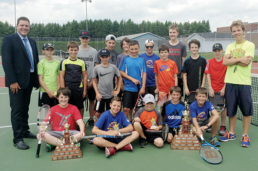 Une trentaine de joueurs au tournoi final - Rémi Tremblay : Sports Tennis 