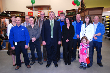 Inauguration de la Coop, sous la bannière Unimat - Rémi Tremblay : Actualités  