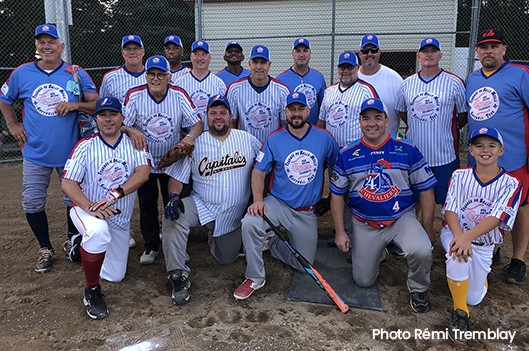 Les Anciens Expos créent toute une ambiance - Rémi Tremblay : Sports Baseball 