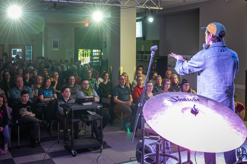 L’humour engagé fait salle comble - Adèle St-Jacques : Culture  