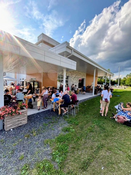 Le ­Marché public ­Mégantic déploie de nouvelles initiatives pour sa 21e saison - Adèle St-Jacques : Actualités  