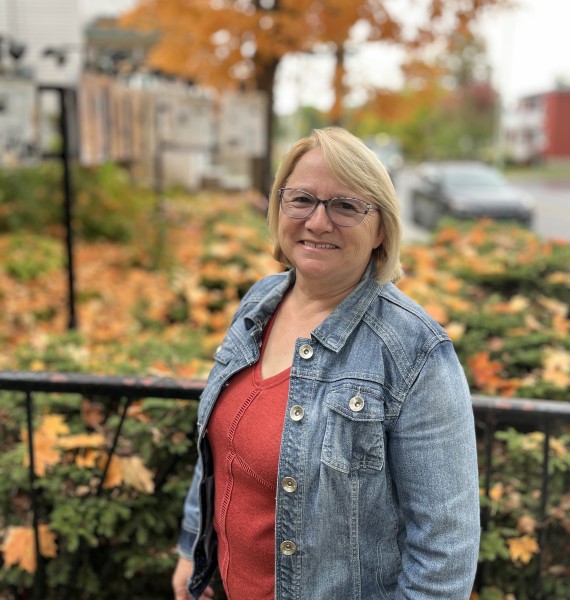 Lyne Girard présente sa candidature dans Québec-Central