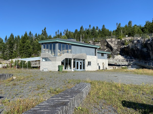 Maison du Granit: la saga se poursuit - Richard Vigneault : Actualités  