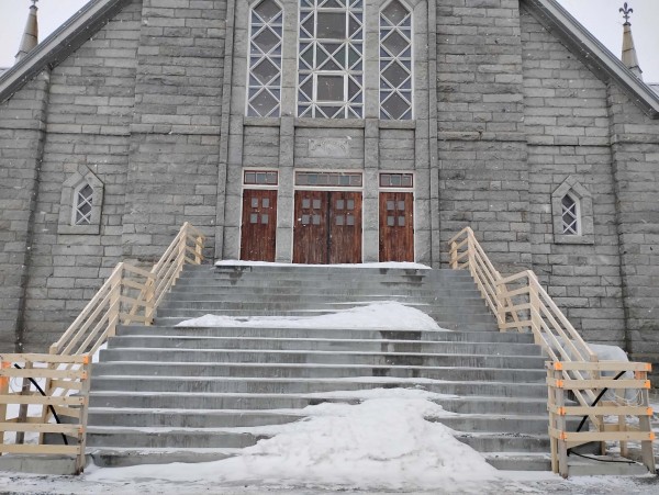 « ­Monte les marches, un pas à la fois »