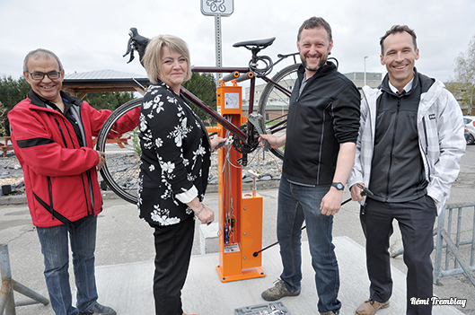 Première station de réparation de vélos - Rémi Tremblay : Sports  