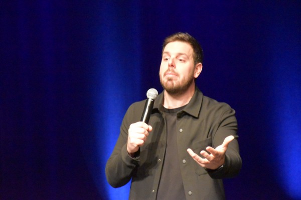 Sam Breton : du sérieux et de l’autodérision