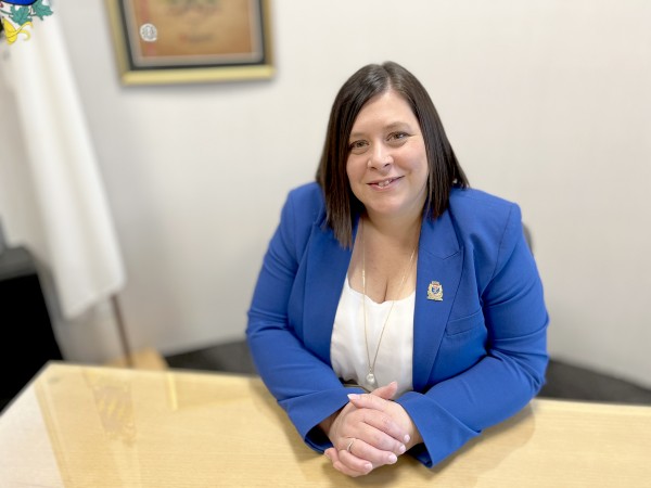 Selon la mairesse Julie Morin, tous les citoyens ont un rôle à jouer pour attirer des infirmières en région